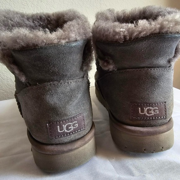 Gray Uggs - Picture 4 of 5